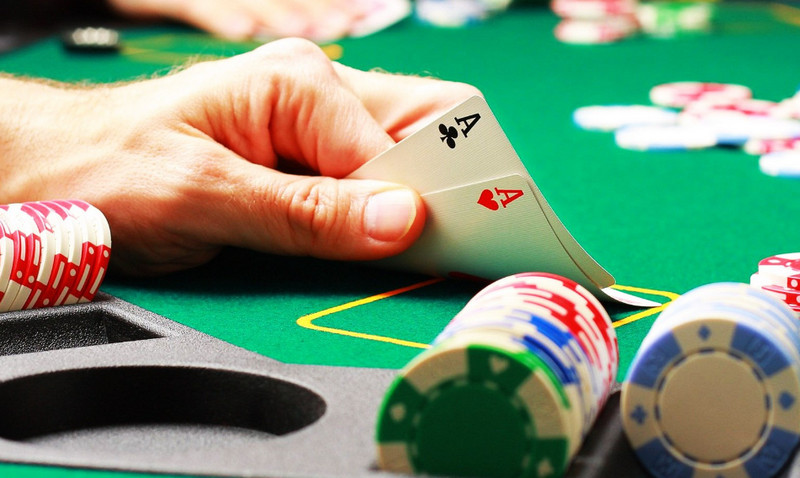 Cách chơi Omaha Poker đơn giản, được chuyên gia tư vấn